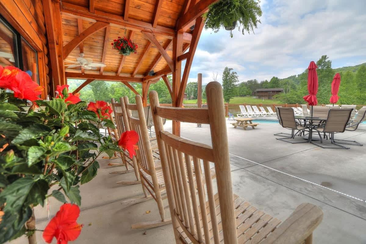 Gorgeous View. Hot Tub. Privacy. Fireplace. Pool & Fishing Access! Севьервилл Экстерьер фото