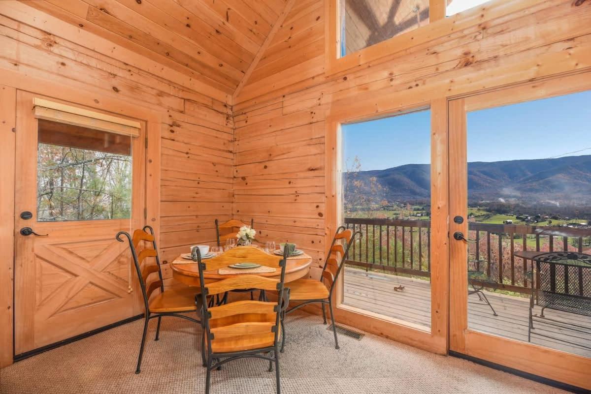 Gorgeous View. Hot Tub. Privacy. Fireplace. Pool & Fishing Access! Севьервилл Экстерьер фото