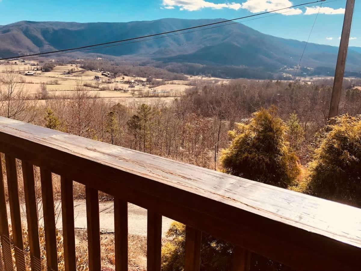 Gorgeous View. Hot Tub. Privacy. Fireplace. Pool & Fishing Access! Севьервилл Экстерьер фото