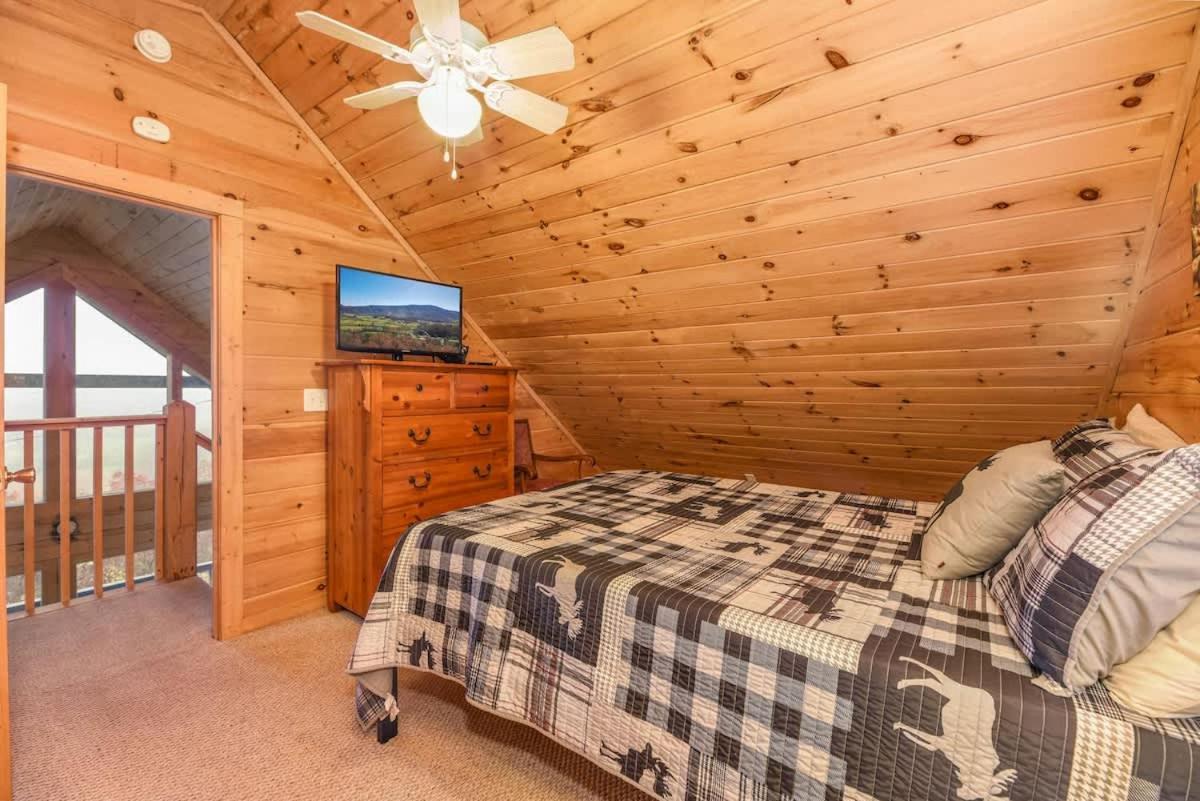 Gorgeous View. Hot Tub. Privacy. Fireplace. Pool & Fishing Access! Севьервилл Экстерьер фото