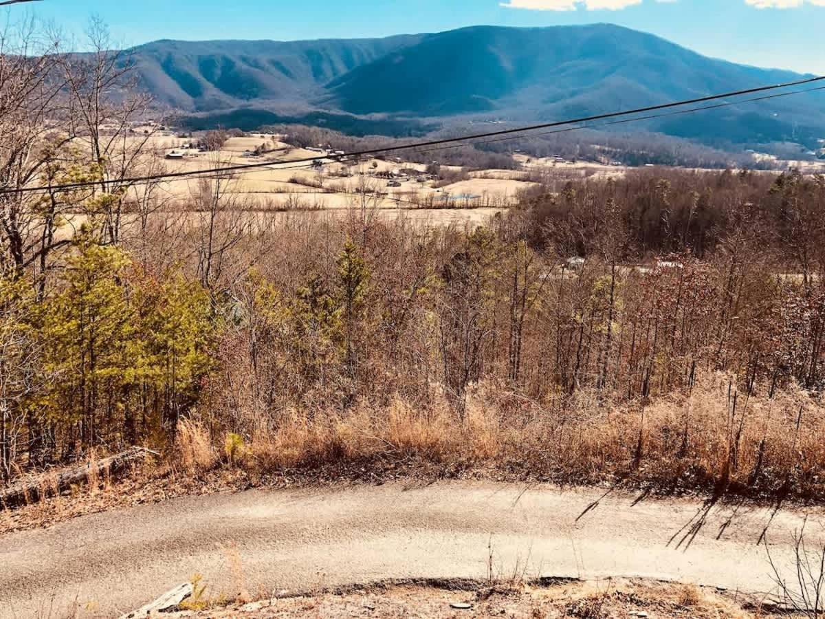 Gorgeous View. Hot Tub. Privacy. Fireplace. Pool & Fishing Access! Севьервилл Экстерьер фото