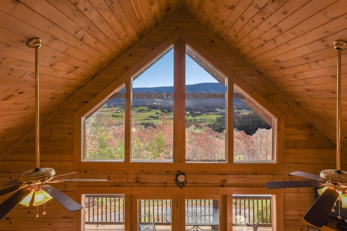 Gorgeous View. Hot Tub. Privacy. Fireplace. Pool & Fishing Access! Севьервилл Экстерьер фото