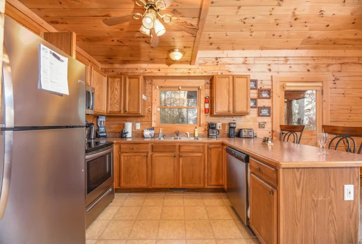 Gorgeous View. Hot Tub. Privacy. Fireplace. Pool & Fishing Access! Севьервилл Экстерьер фото